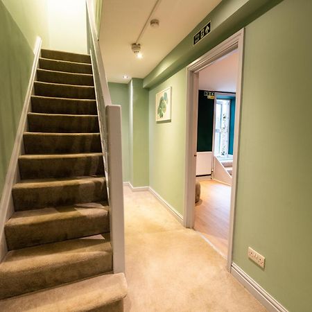 Aaron Wise - 17 Fitzhamon Apartments Кардиф Екстериор снимка