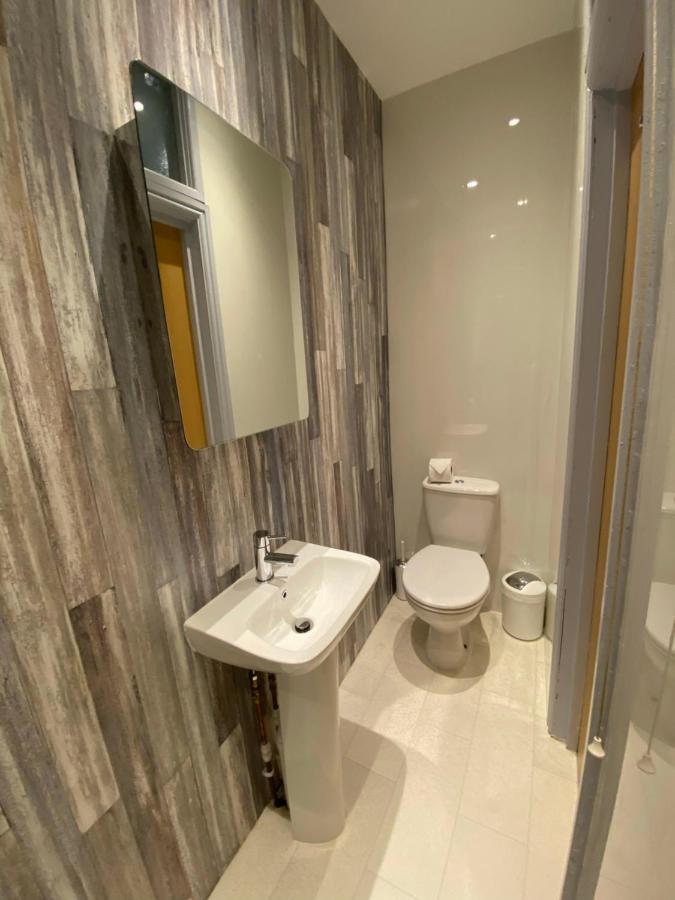 Aaron Wise - 17 Fitzhamon Apartments Кардиф Екстериор снимка