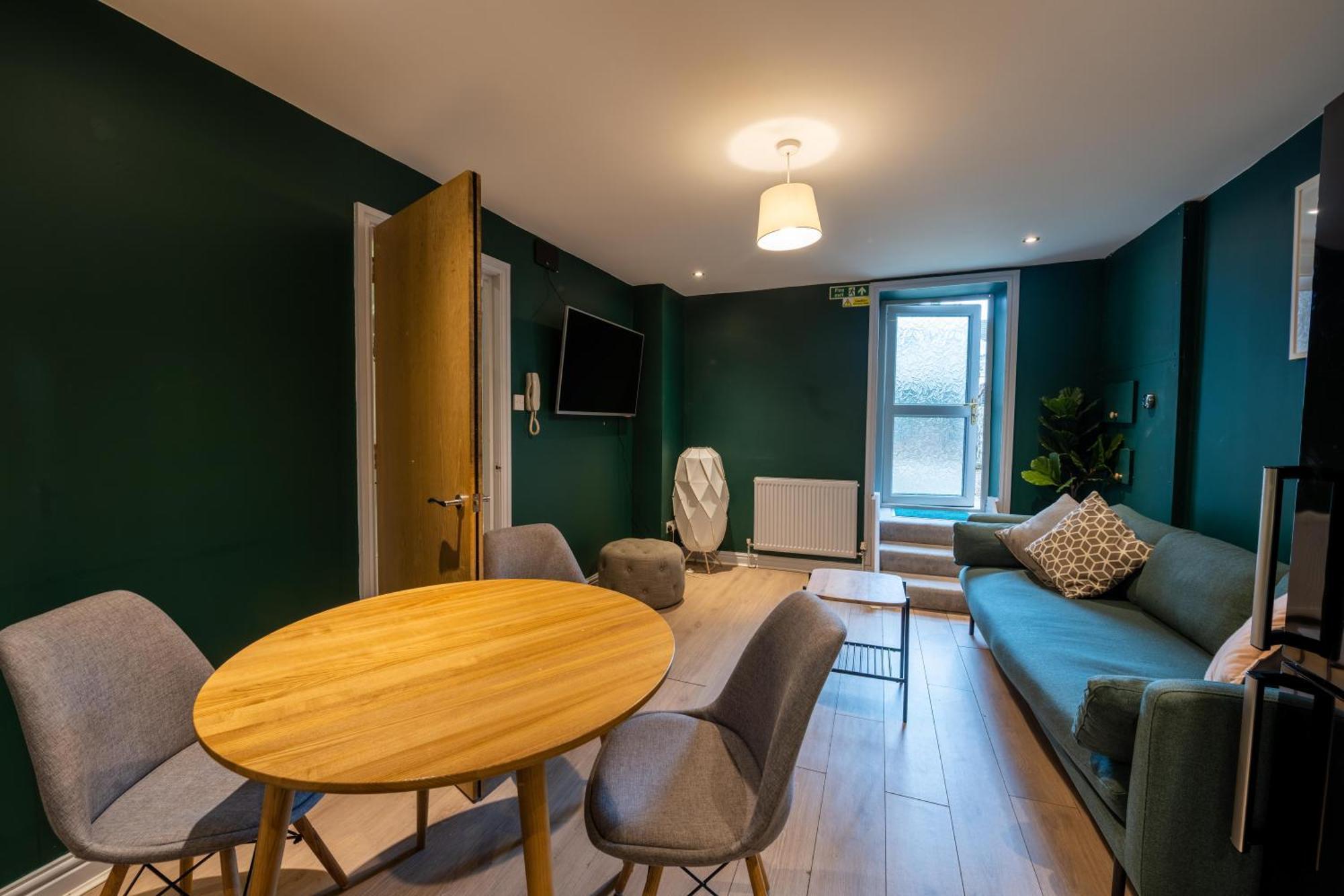 Aaron Wise - 17 Fitzhamon Apartments Кардиф Екстериор снимка