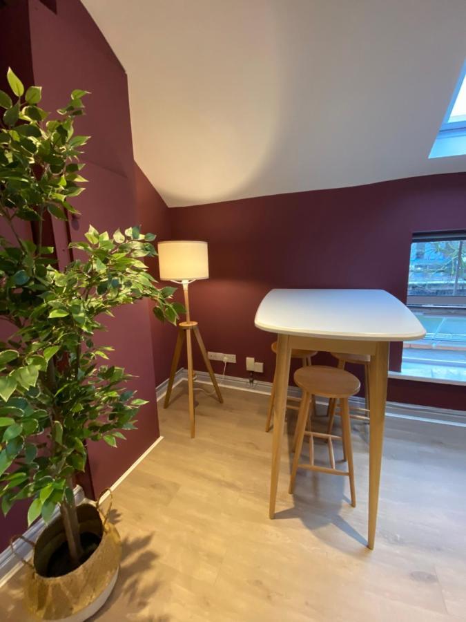 Aaron Wise - 17 Fitzhamon Apartments Кардиф Екстериор снимка