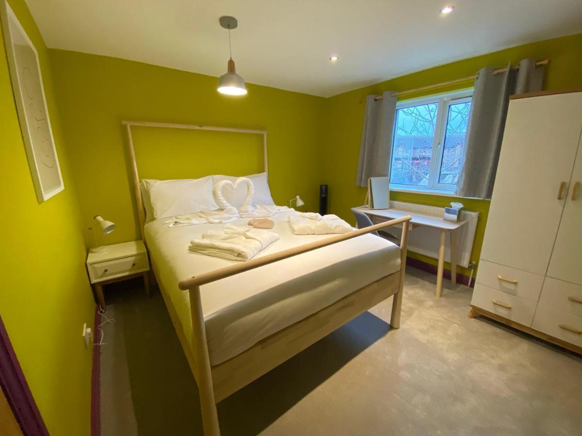 Aaron Wise - 17 Fitzhamon Apartments Кардиф Екстериор снимка