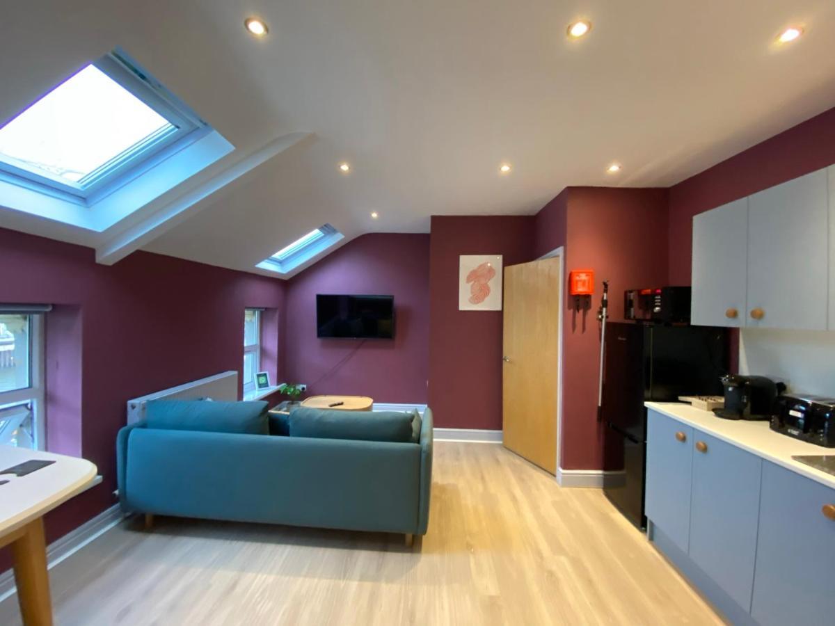 Aaron Wise - 17 Fitzhamon Apartments Кардиф Екстериор снимка