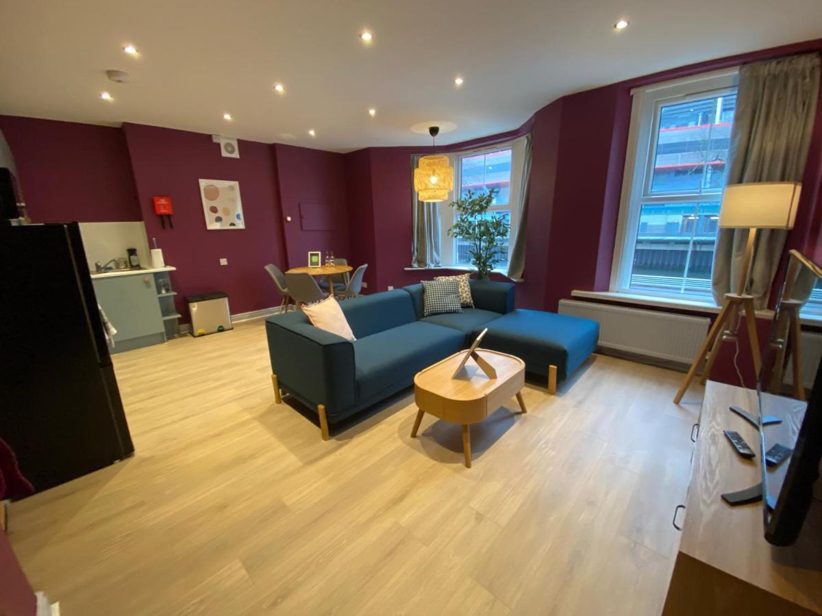 Aaron Wise - 17 Fitzhamon Apartments Кардиф Екстериор снимка